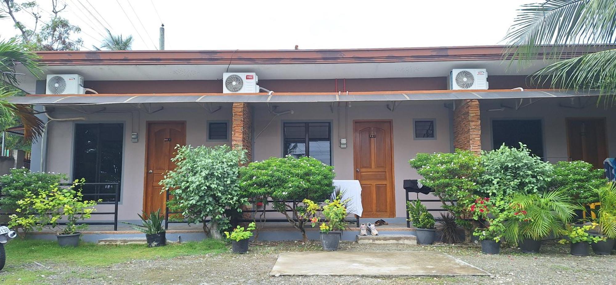 Casa Oeste Moalboal Exterior photo